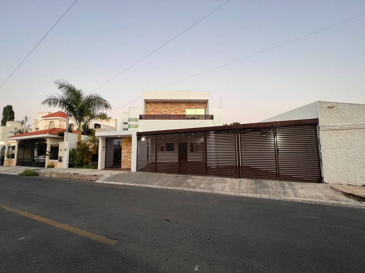 CASA EN VENTA EN MÉRIDA, BENITO JUAREZ NORTE, ENTREGA INMEDIATA