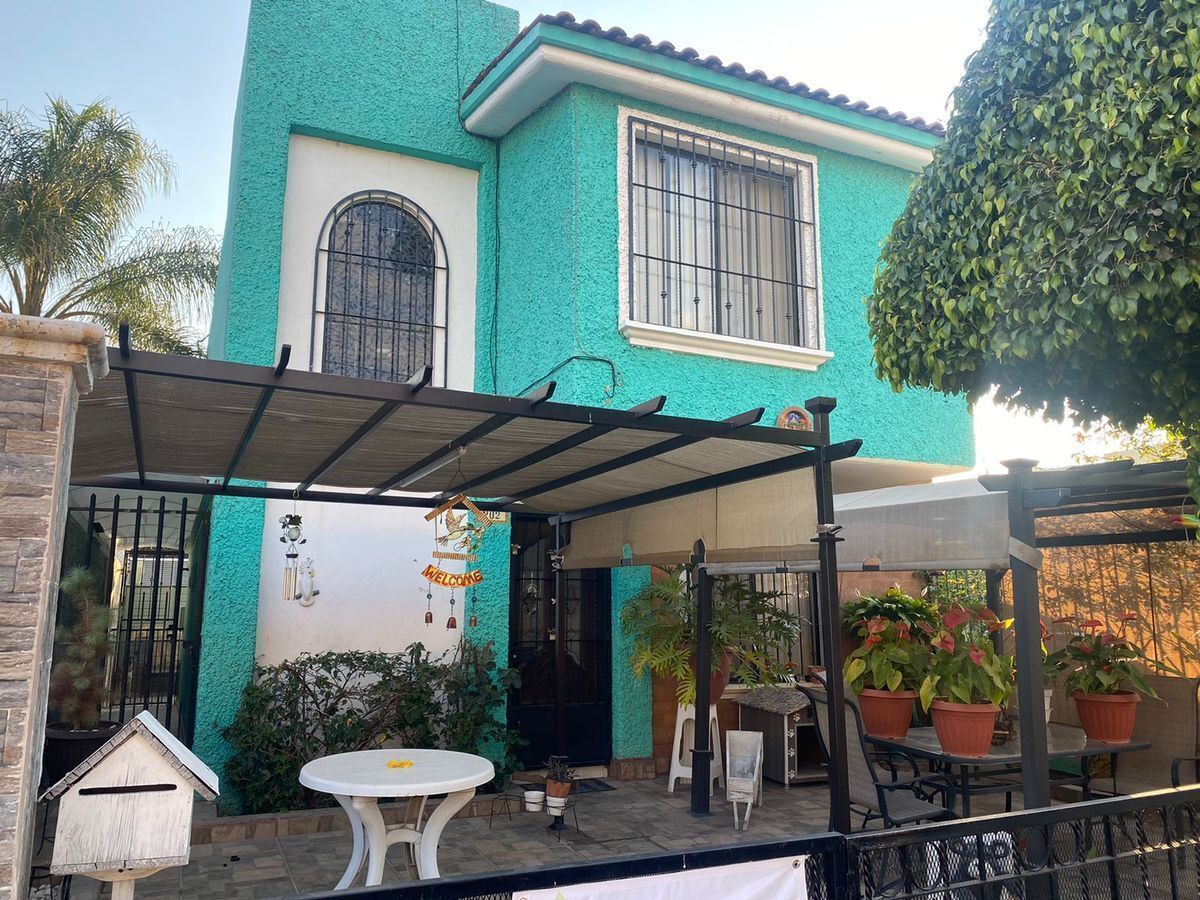 Casa en VENTA en privada muy cerca de Plaza Mayor en León Guanajuato