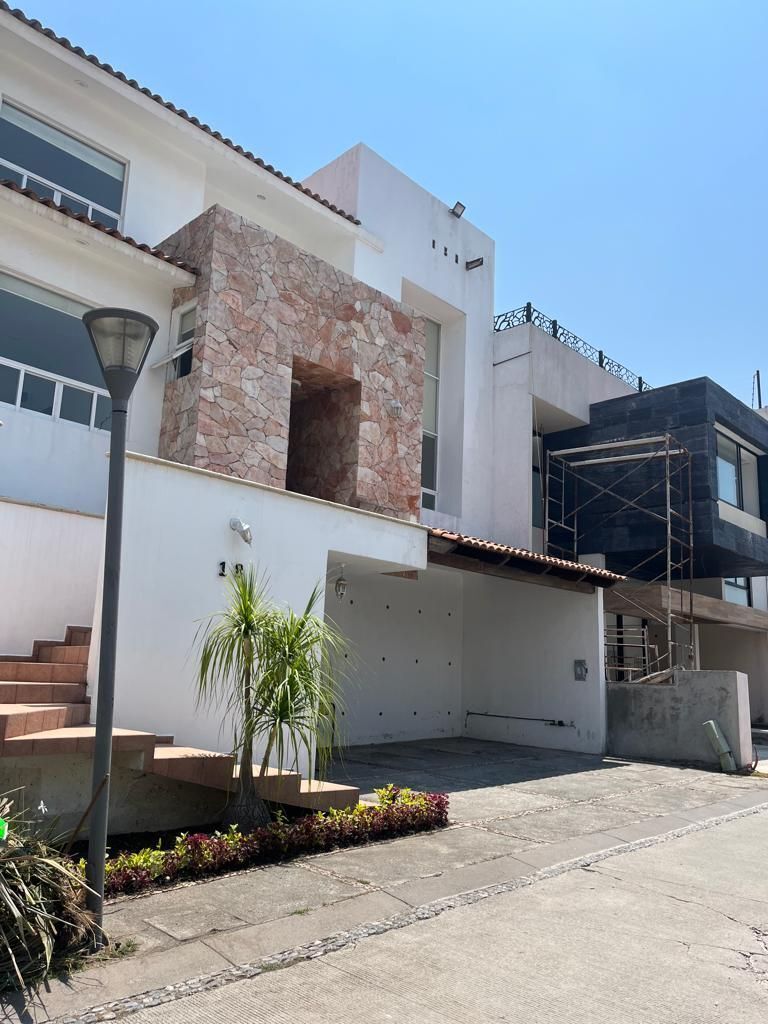 Casa en Venta en Puerta Jurica, Bosque Esmeralda!!