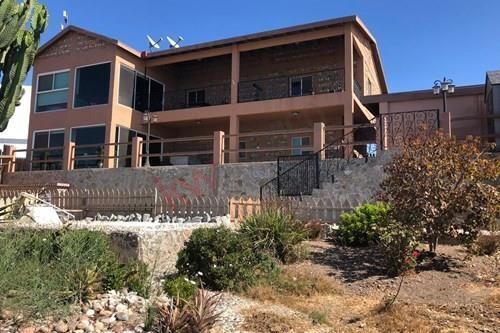 CASA EN VENTA EN ROSARITO CON AMPLIA VISTA PANNORAMICA