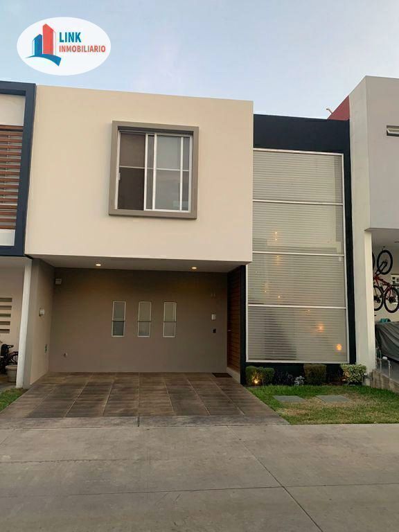 Casa en Venta en Solares, Coto Fontee muy cerca del Tec de Monterrey