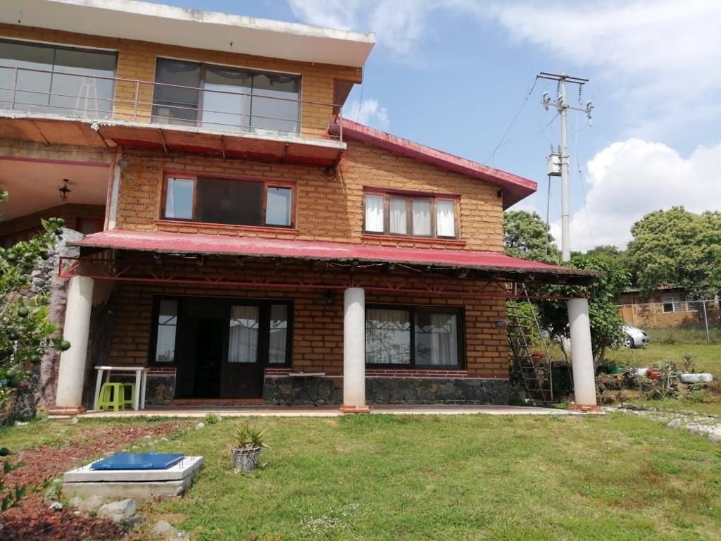 casa-en-venta-en-tepoztln-con-alberca-y-terreno-de-mas-de-6000-m19-13939