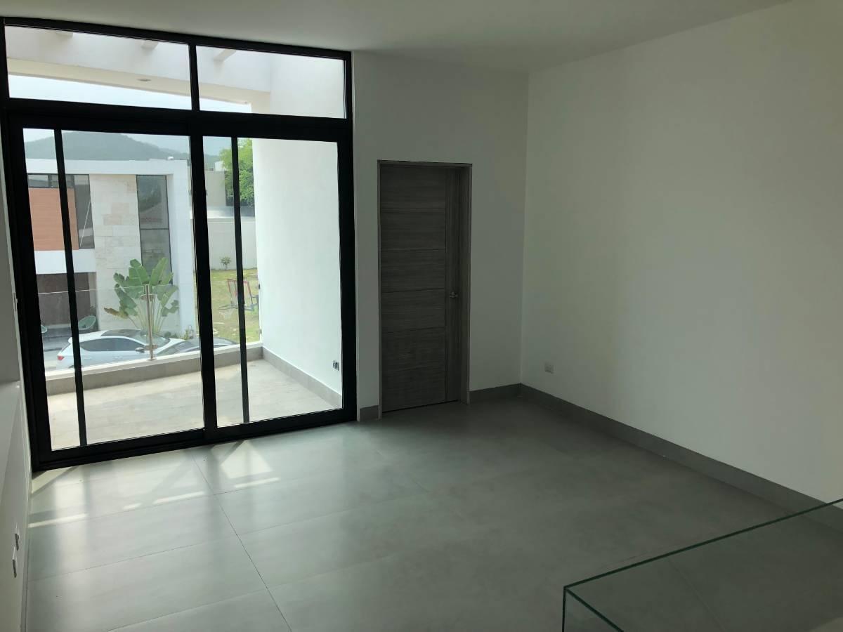 casa-en-venta-en-valle-del-vergel-carretera-nacional-monterrey-nlrec-en-pb42-37391