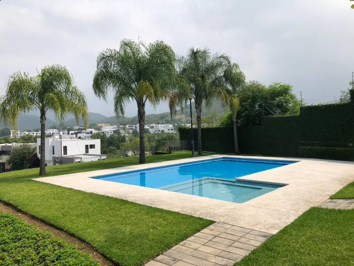 CASA EN VENTA EN VALLE DEL VERGEL, CARRETERA NACIONAL, MONTERREY, (Rec. en PB)