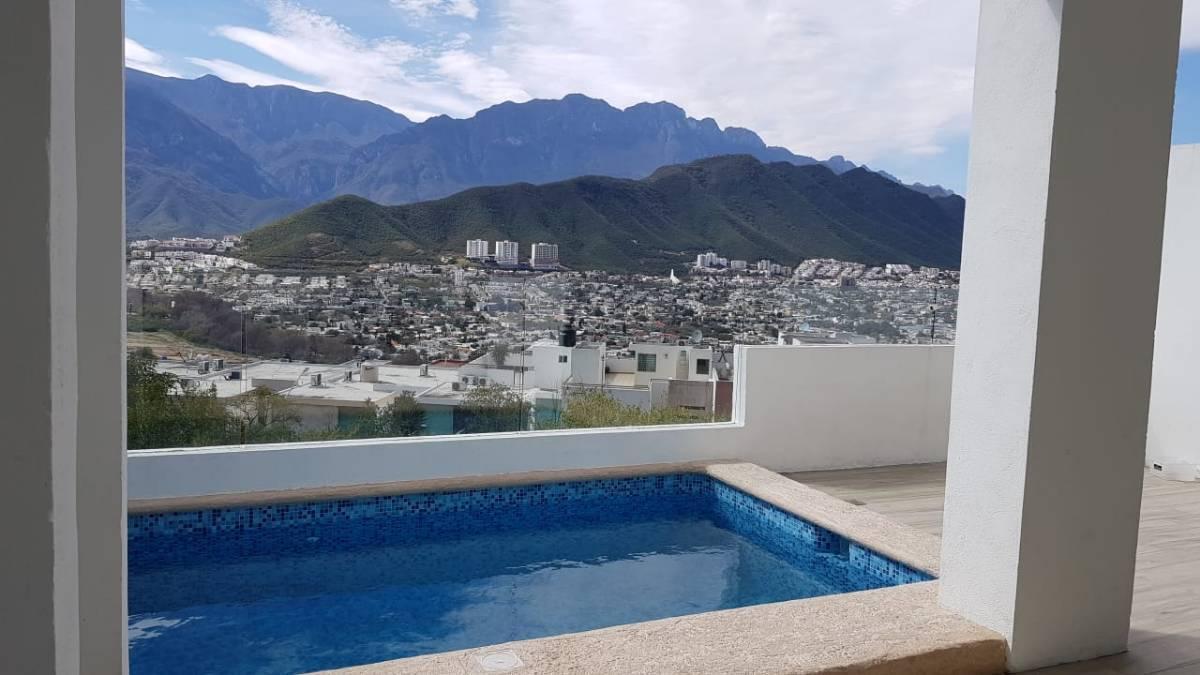 casa-en-venta-en-vistalta-con-alberca1-37350