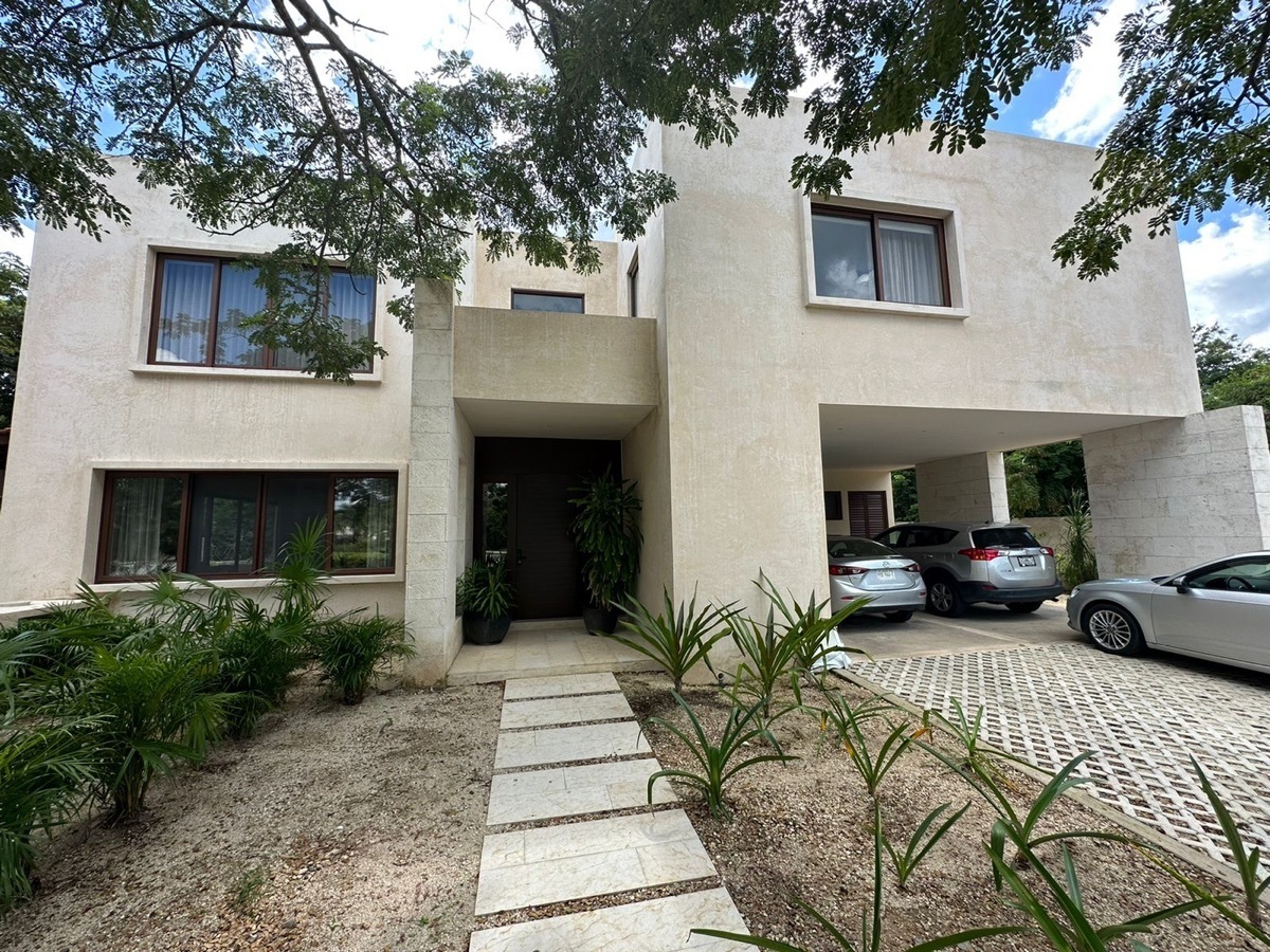 Casa en Venta en Yucatán Country Club, Mérida, Yucatán.