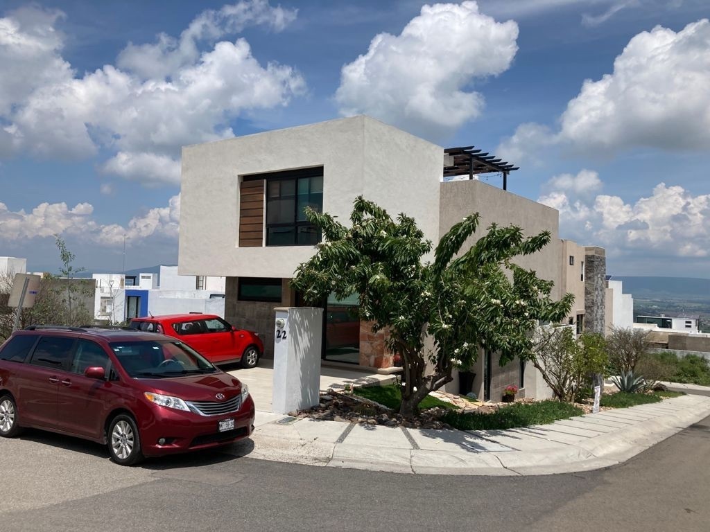 Casa en venta en ZIBATA QUERETARO