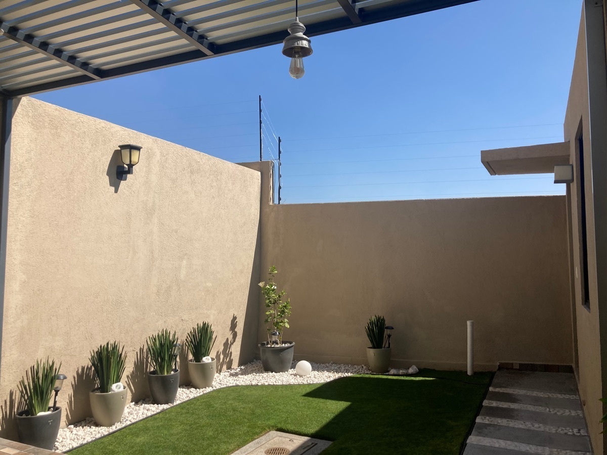 casa-en-venta-en-zkia--con-cuarto-de-servicio4-13603