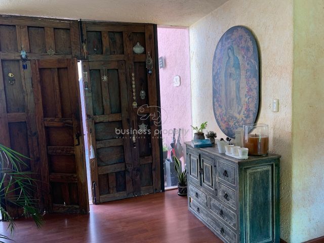 casa-en-venta-en-zona-esmeralda-muy-amplia-y-grandes-espacios13-36237