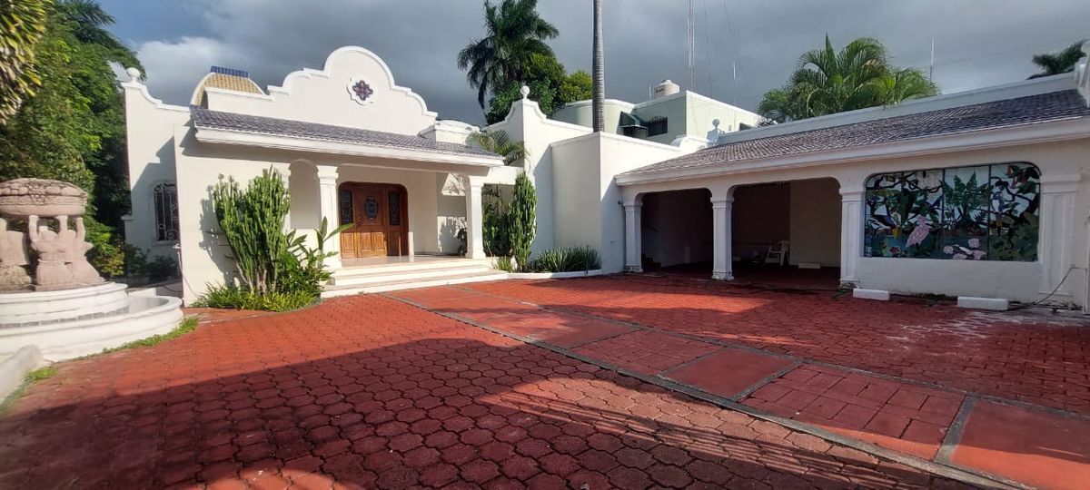 CASA EN VENTA ESTILO COLONIAL EN ITZIMNA ZONA NORTE DE LA CIUDAD DE MERIDA