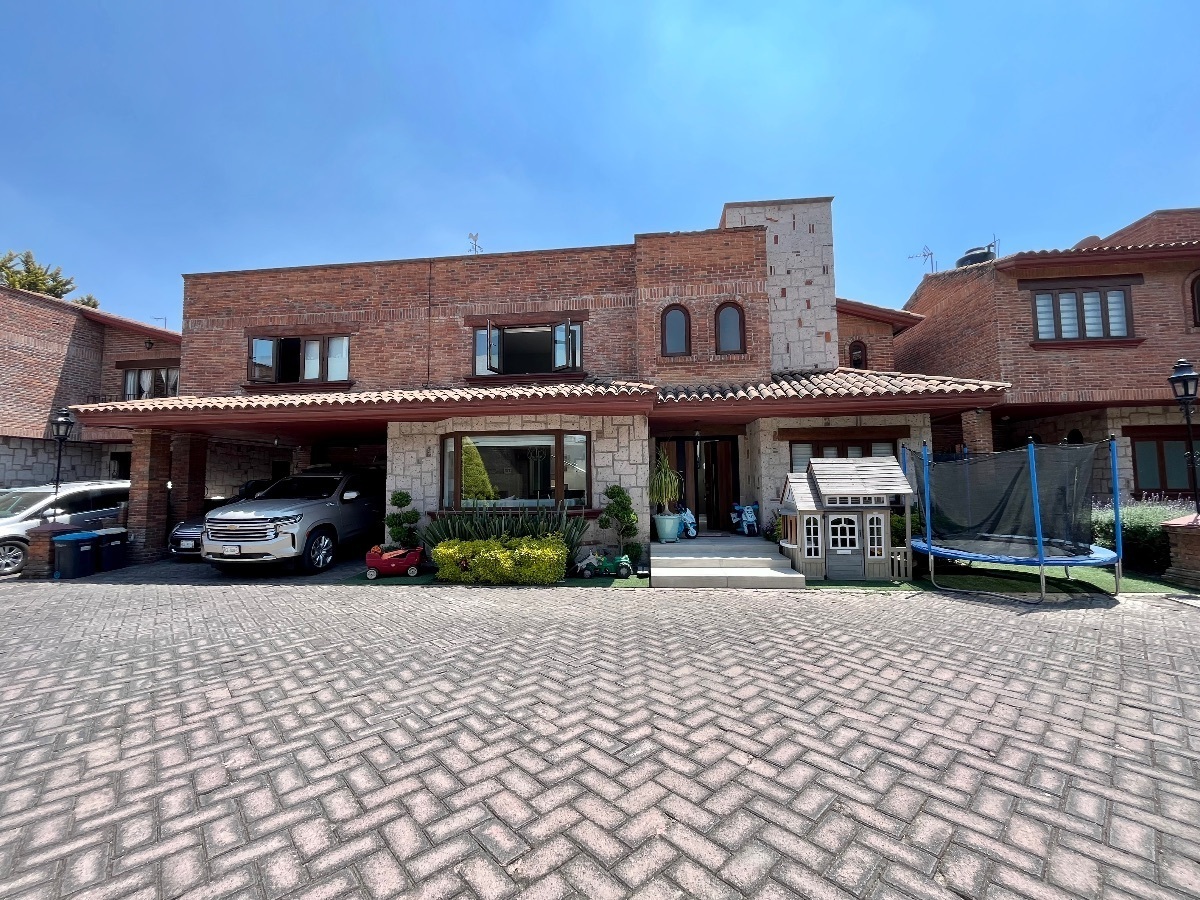 Casa en VENTA, Fraccionamiento Casa Magna, Metepec a un costado de Plaza Mayor