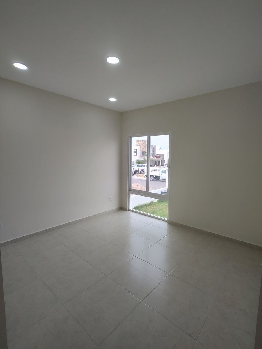 casa-en-venta-grand-juriquilla--san-isidro-queretaro-qro12-29312