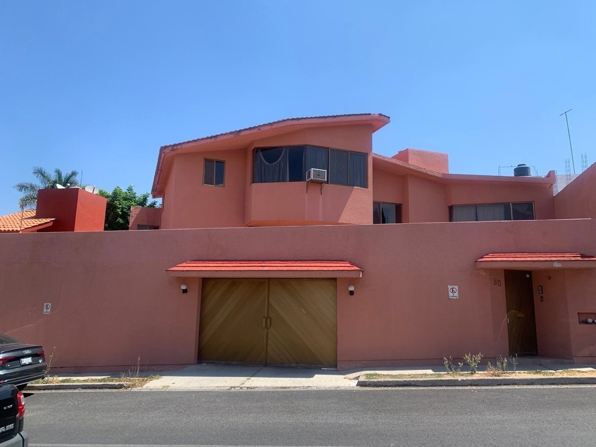 CASA EN VENTA LOMA DORADA