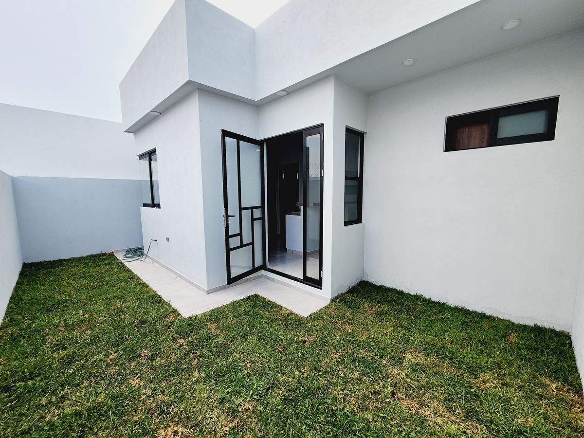 casa-en-venta-muy-iluminada-fracc-lomas-de-la-rioja10-33514