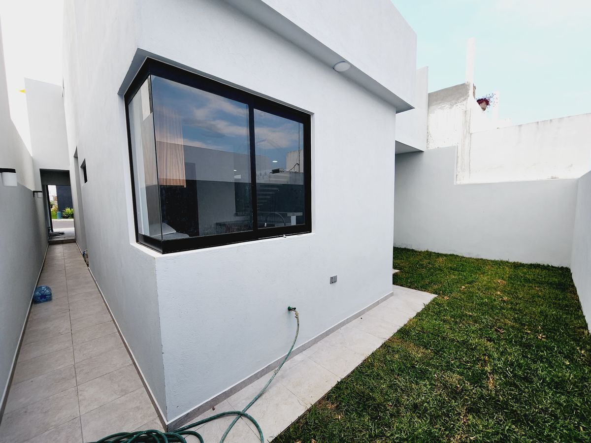 casa-en-venta-muy-iluminada-fracc-lomas-de-la-rioja11-33514