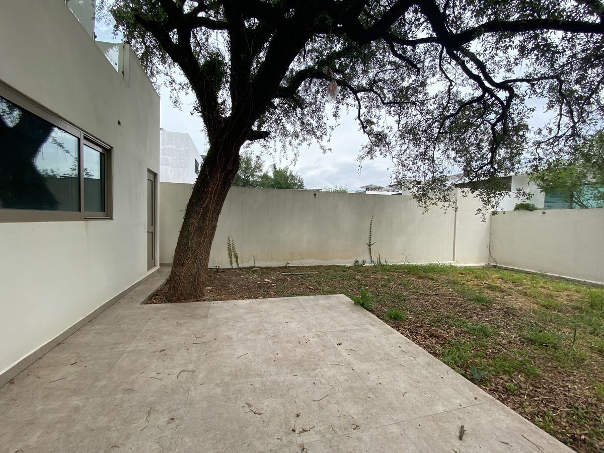 casa-en-venta-patio-amplio-el-uro2-carretera-nacional-monterrey14-15130