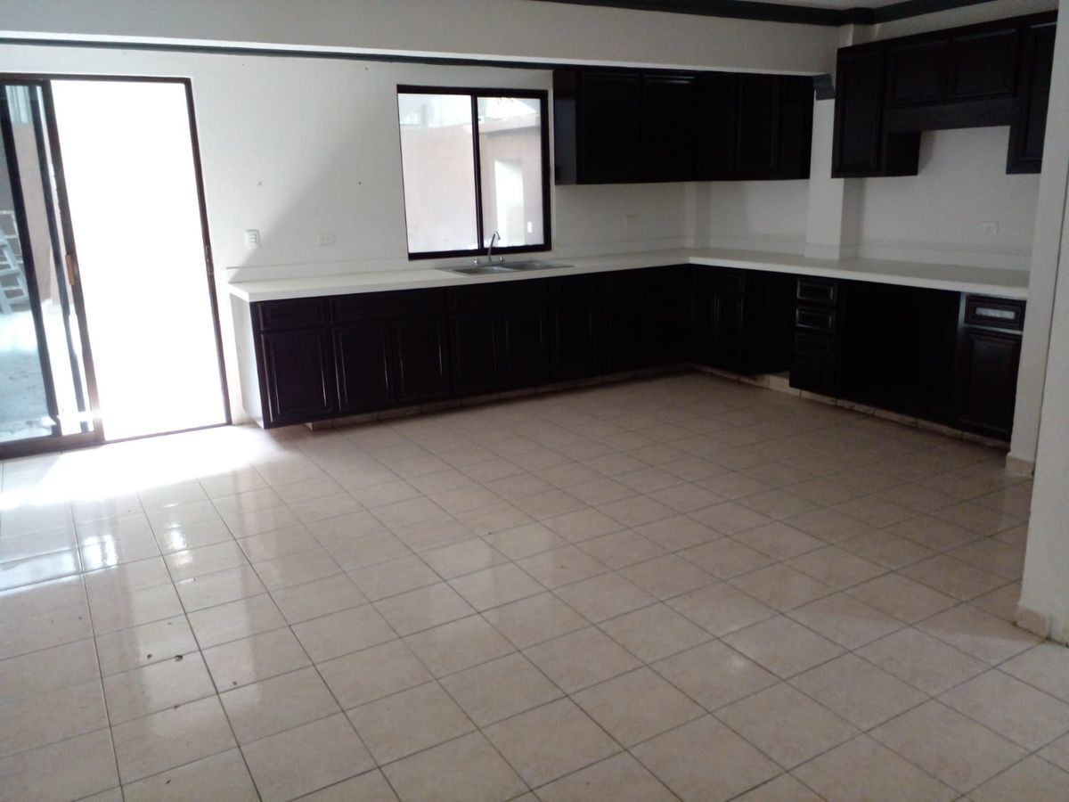 casa-en-venta-remodelada-zona-san-jernimo-cerca-de-galeras-monterrey2-15127