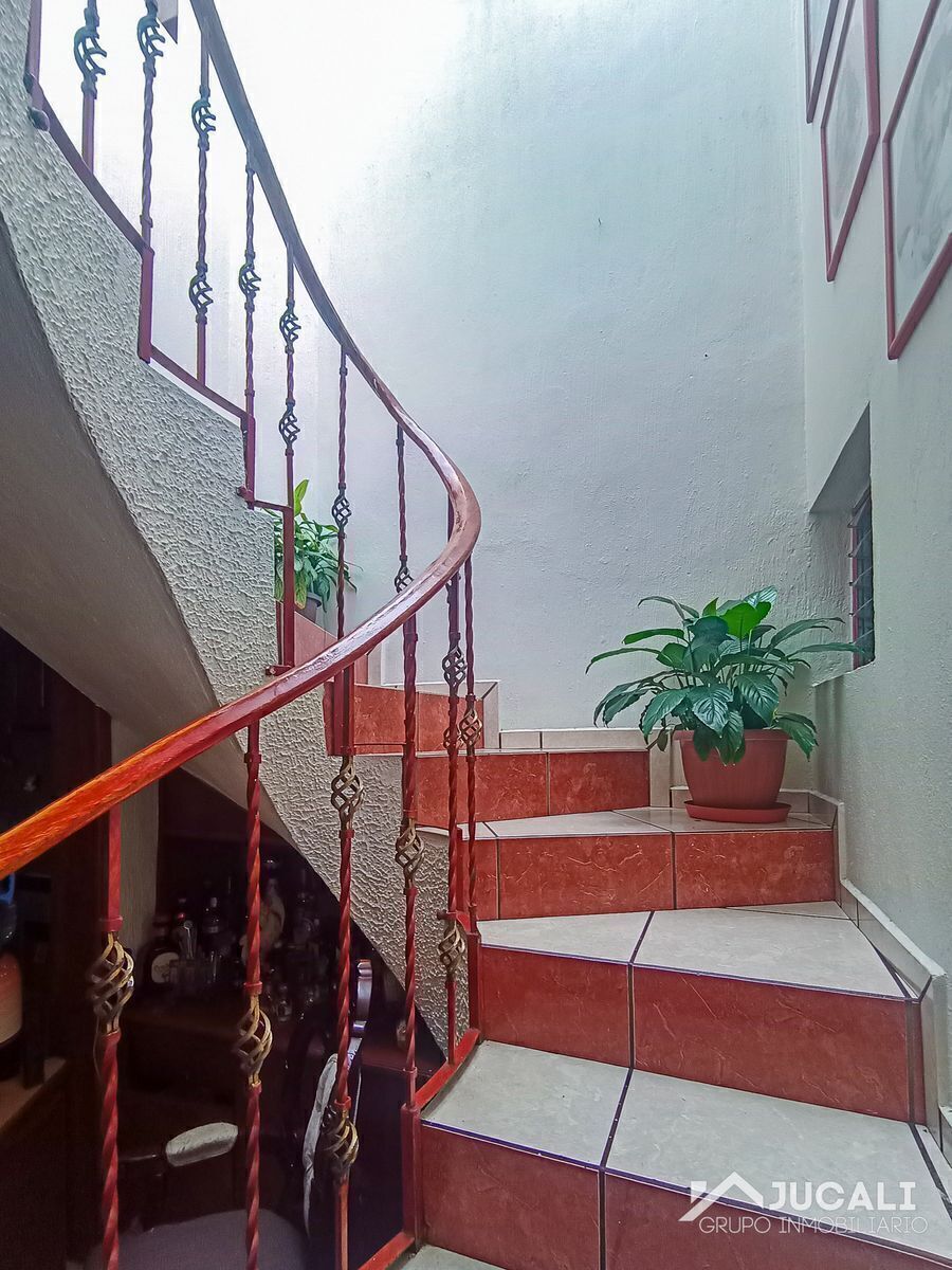 casa-en-venta-sobre-avenida-en-la-colonia-oblatos-guadalajara-jal11-21857