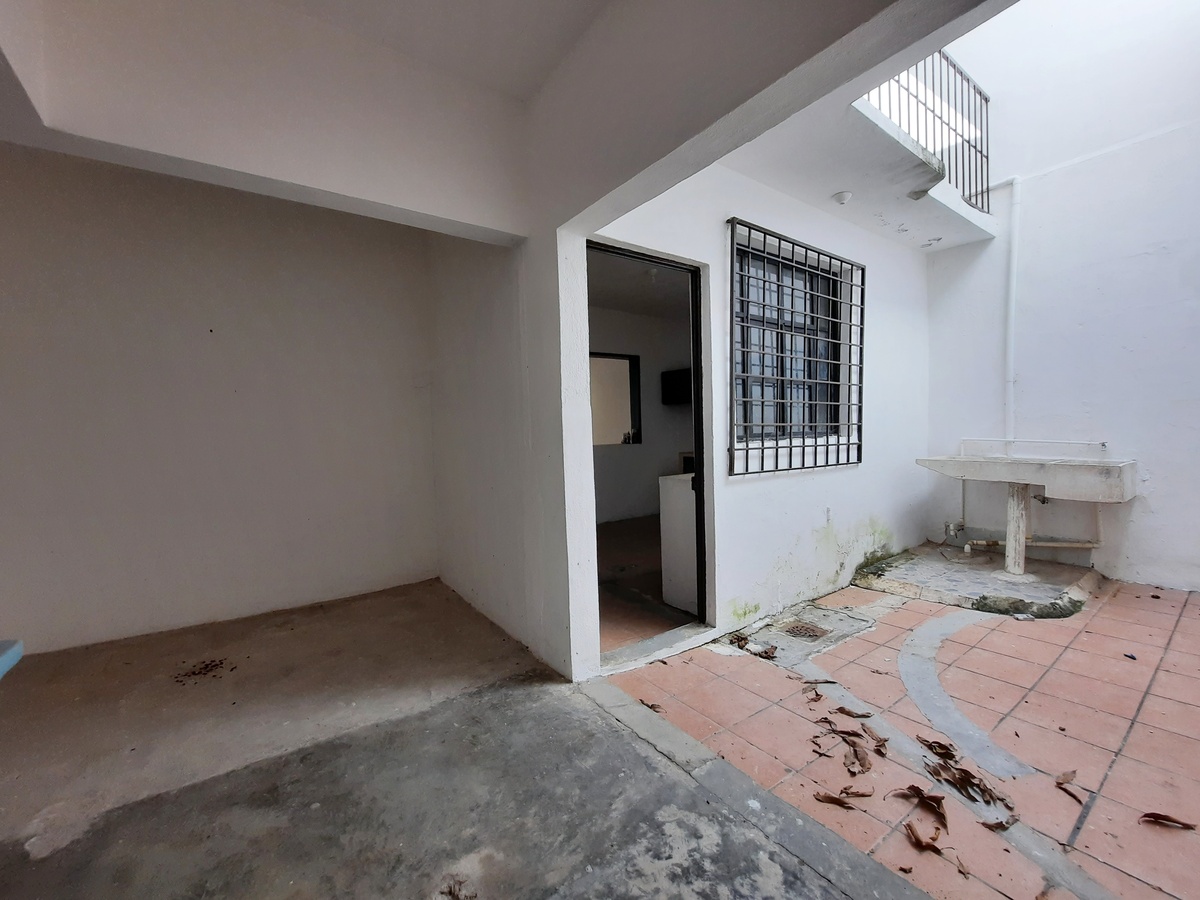 casa-en-venta-tipo-duplex-con-local-comercial-por-5-de-mayo14-15920