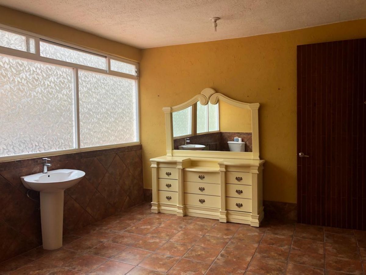 casa-en-venta-ubicada-en-esquina-ejidal-ocolusen-a-2-calles-del-tnel-altozano8-13712