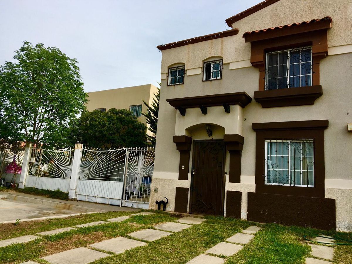 CASA EN VENTA URBI QUINTA DEL CEDRO EN TIJUANA