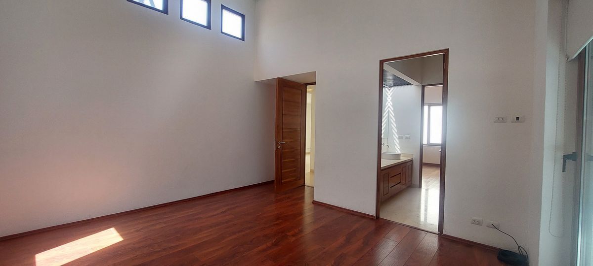 casa-en-venta-y-renta-puerta-real-bosque-real-550mts-4-rec-3-ba-4-estac38-28659