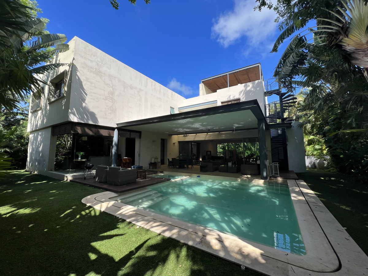 Casa en Venta, Yucatán Country Club, Mérida, Yucatán.