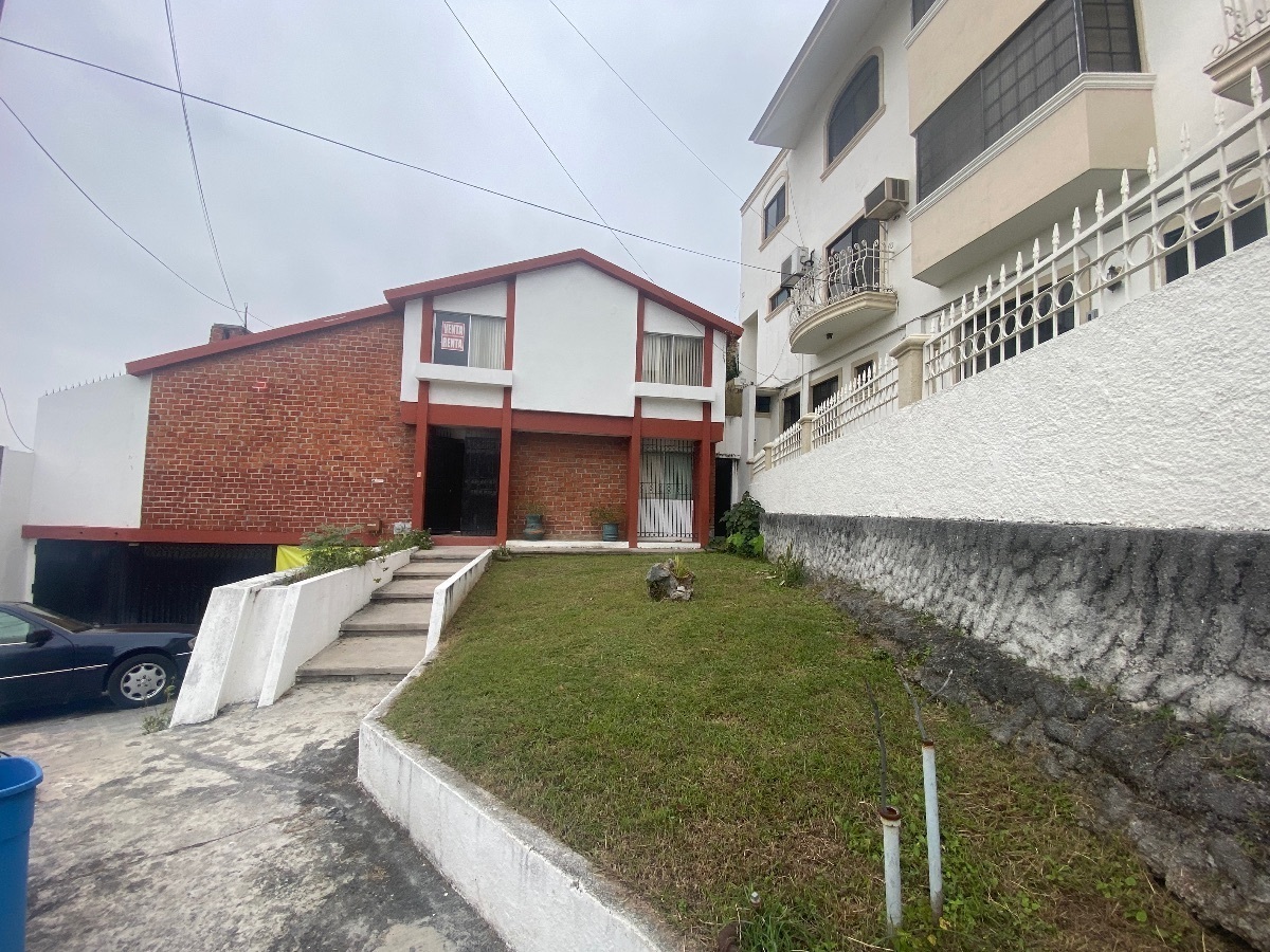 Casa en VENTA zona contry cerca del cerro de la silla