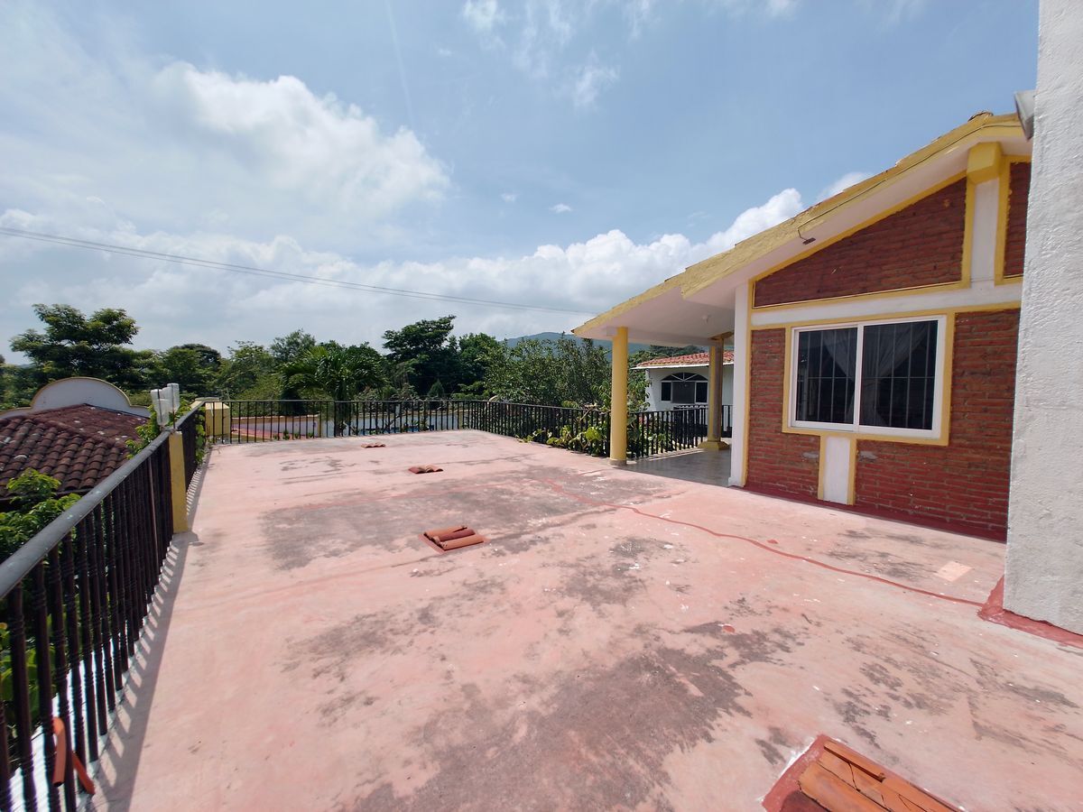 casa-estilo-campestre-en-venta-con-116657-m2-de-terreno-palapa-y-alberca18-35052