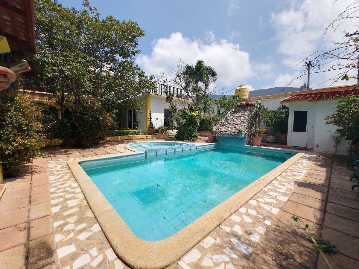 casa-estilo-campestre-en-venta-con-116657-m2-de-terreno-palapa-y-alberca5-35052