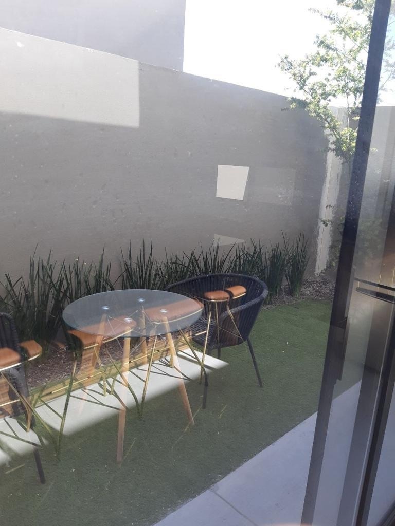 casa-frente-a-parque-privado-en-zibata3-36790