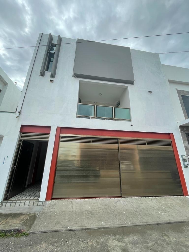 ***Casa moderna en Renta de 4 recámaras, col. San Joaquin, CME