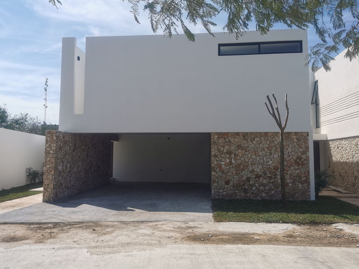 Casa nueva en renta en Mérida, Privada Kinish Cholul.