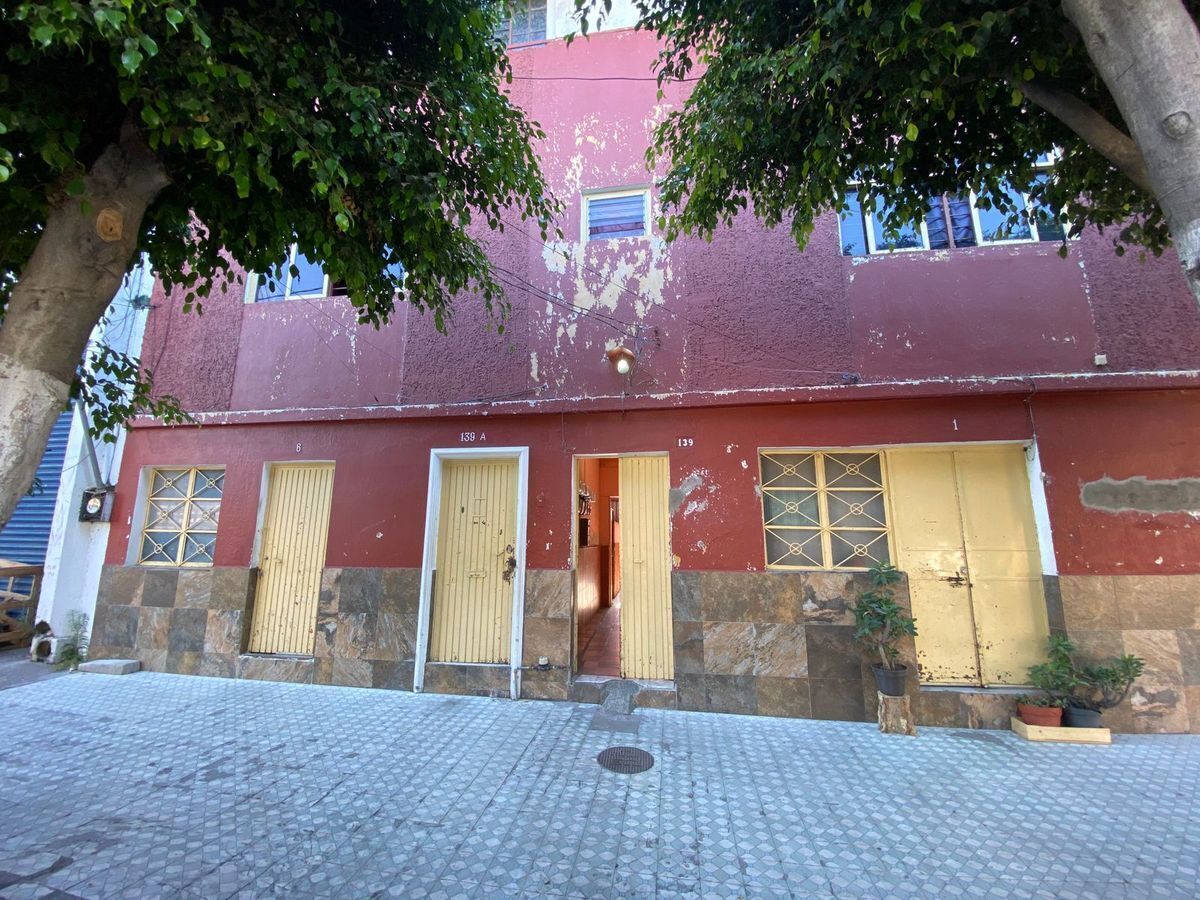 Casa para inversión en colonia Revolución