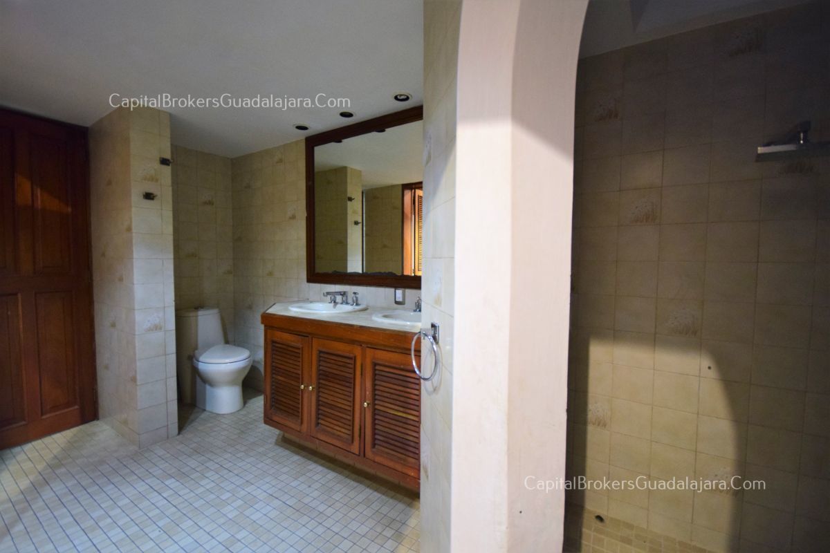 casa-para-remodelar-en-coto-en-colinas-de-san-javier37-26794