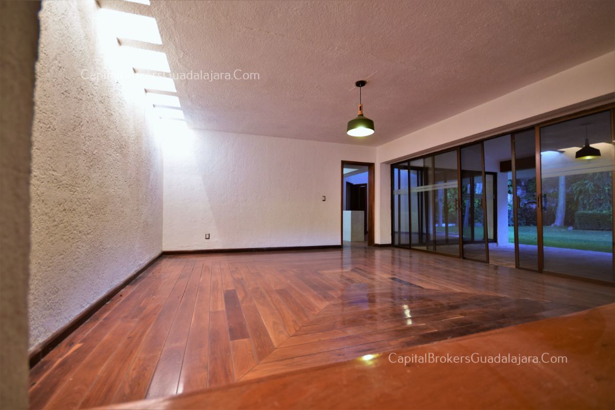 casa-para-remodelar-en-coto-en-colinas-de-san-javier4-26794