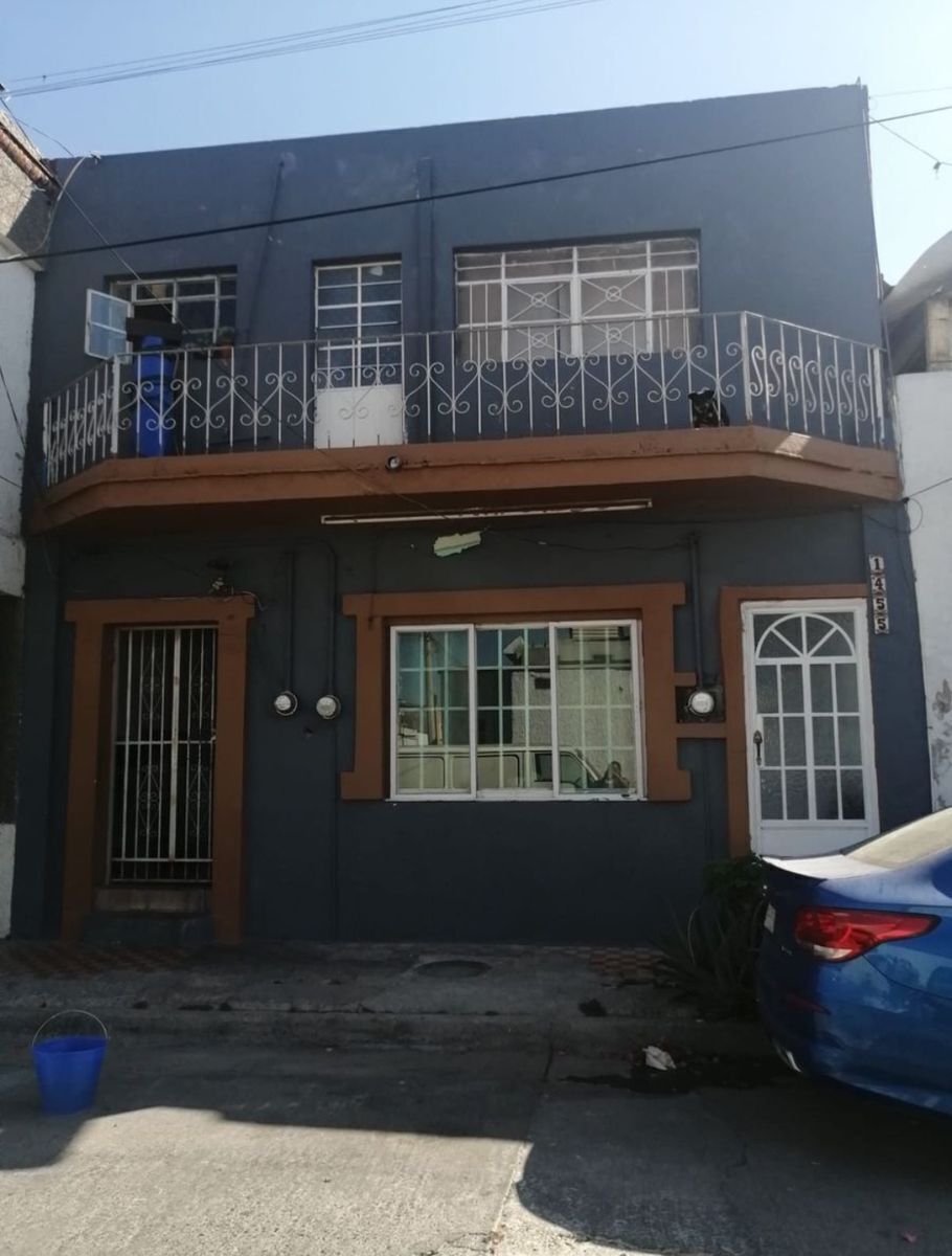 CASA REMODELADA EN LA COLONIA DEL FRESNO