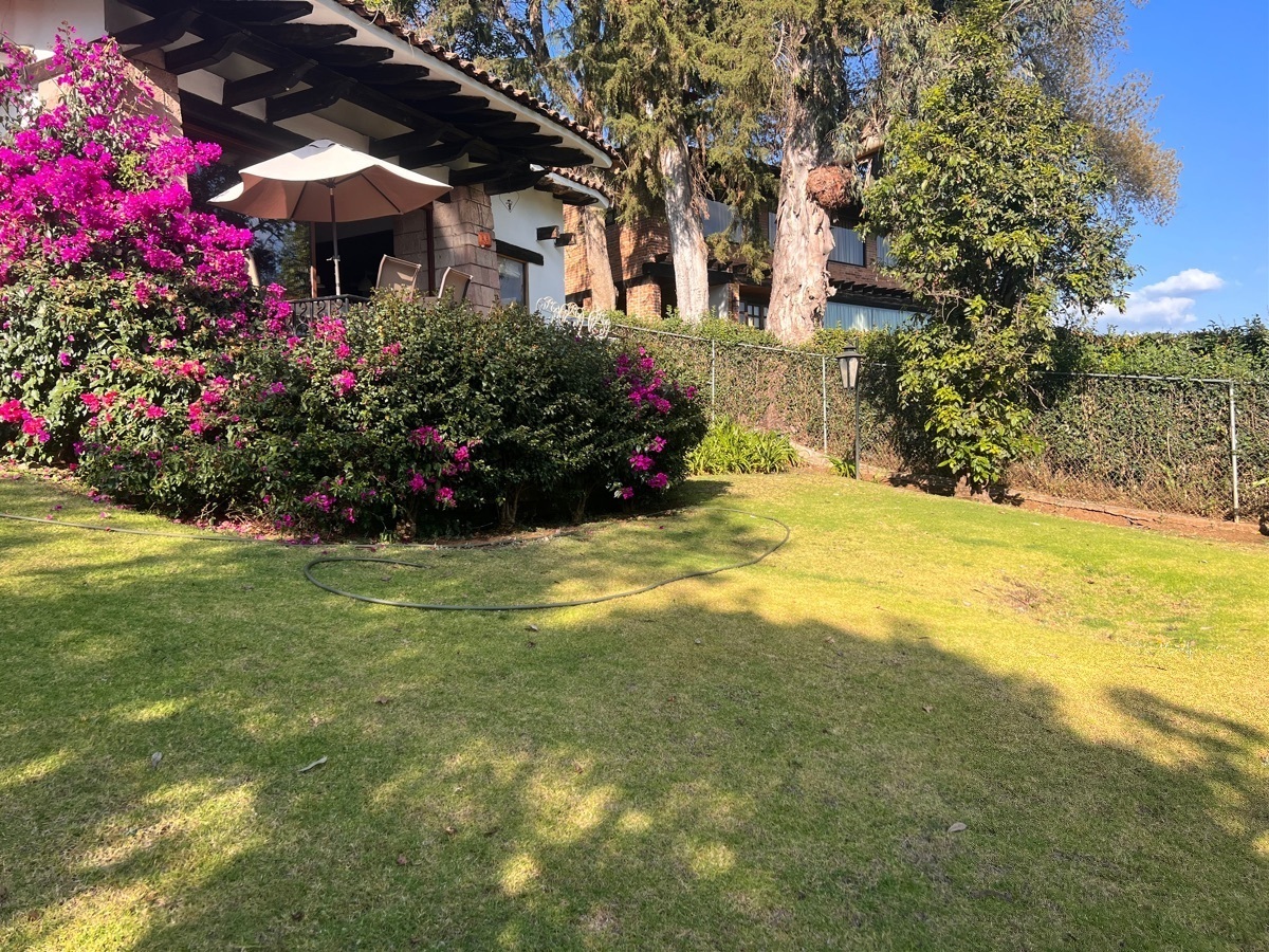 casa-rstica-en-club-de-golf-avndaro-con-espectacular-vista-y-hermoso-jardn8-22539