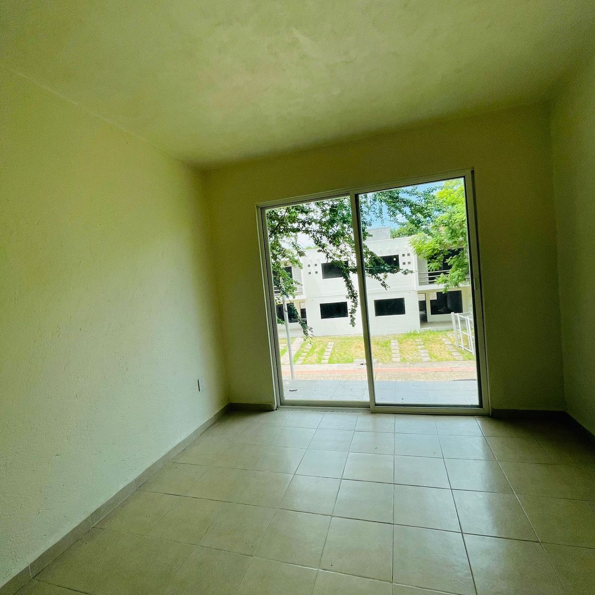 casa-sola-dentro-de-privada-en-el-centro-de-jiutepec19-36743