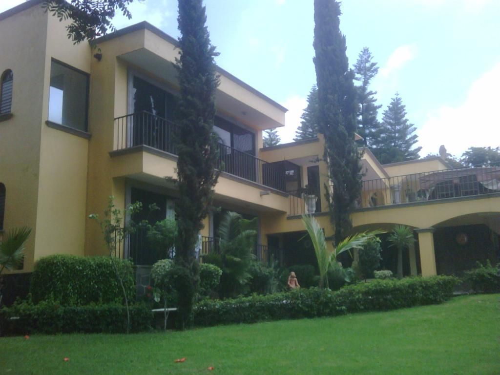 Casa Sola en Lomas de Cortes, Cuernavaca, Morelos CAEN-2-Cs