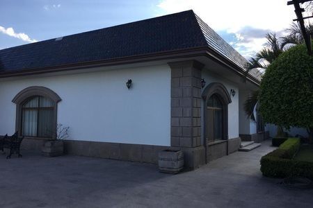 CASONA EN EL CENTRO DE QUERETARO