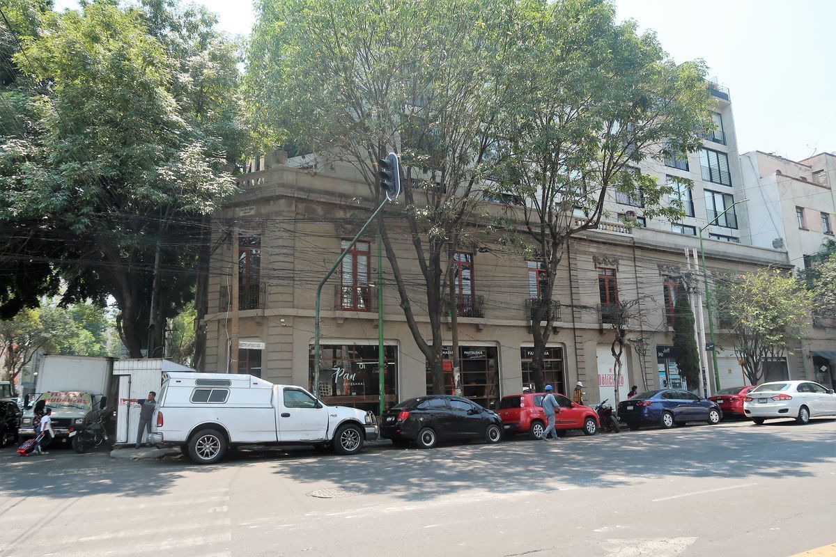 Departamento en edificio con fachada protegida