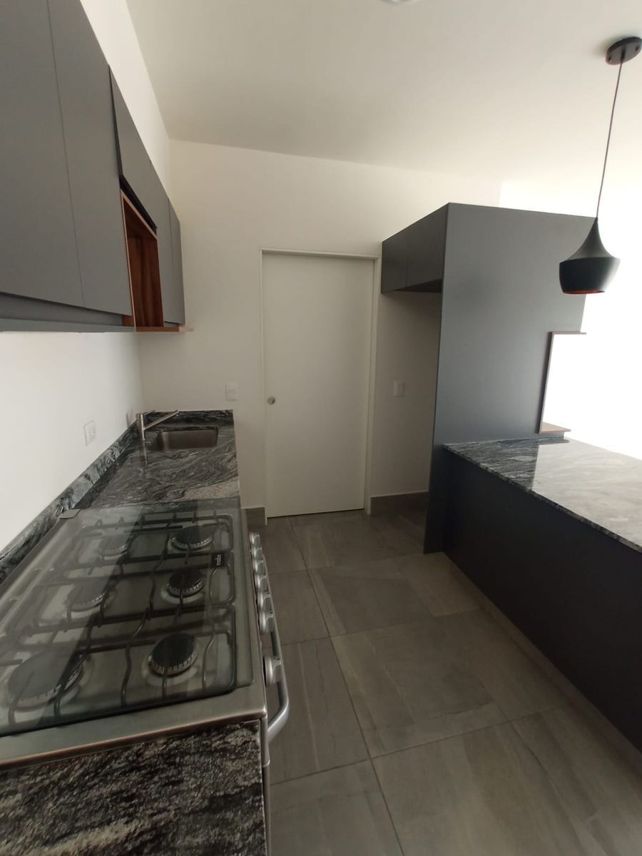 departamento-en-renta--en-liva-solares23-27925