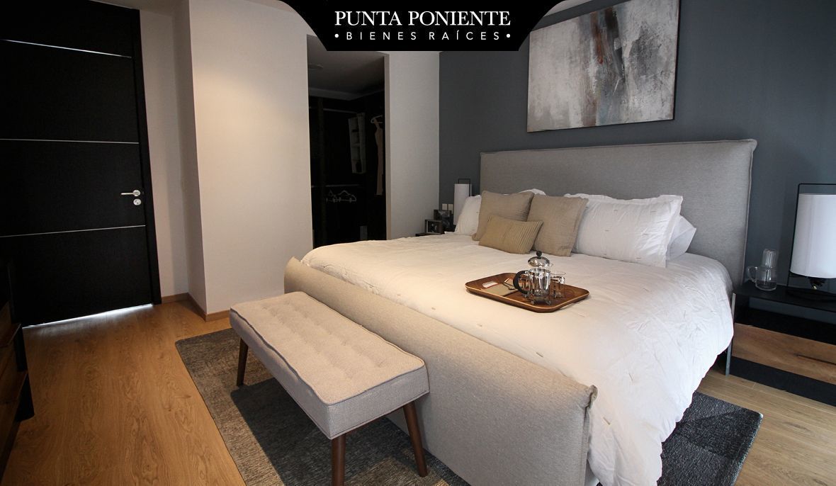 Departamento en Renta en Bosque Real con 2 Recámaras + Family Room de 176m