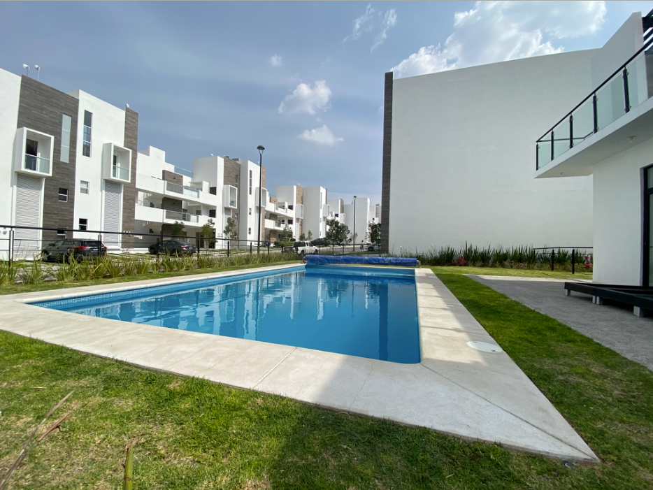 Departamento en renta en Zákia , planta baja  con Amplio jardin de 160m2