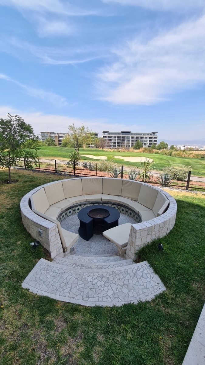 Departamento en renta, Zibata con vista al campo de golf