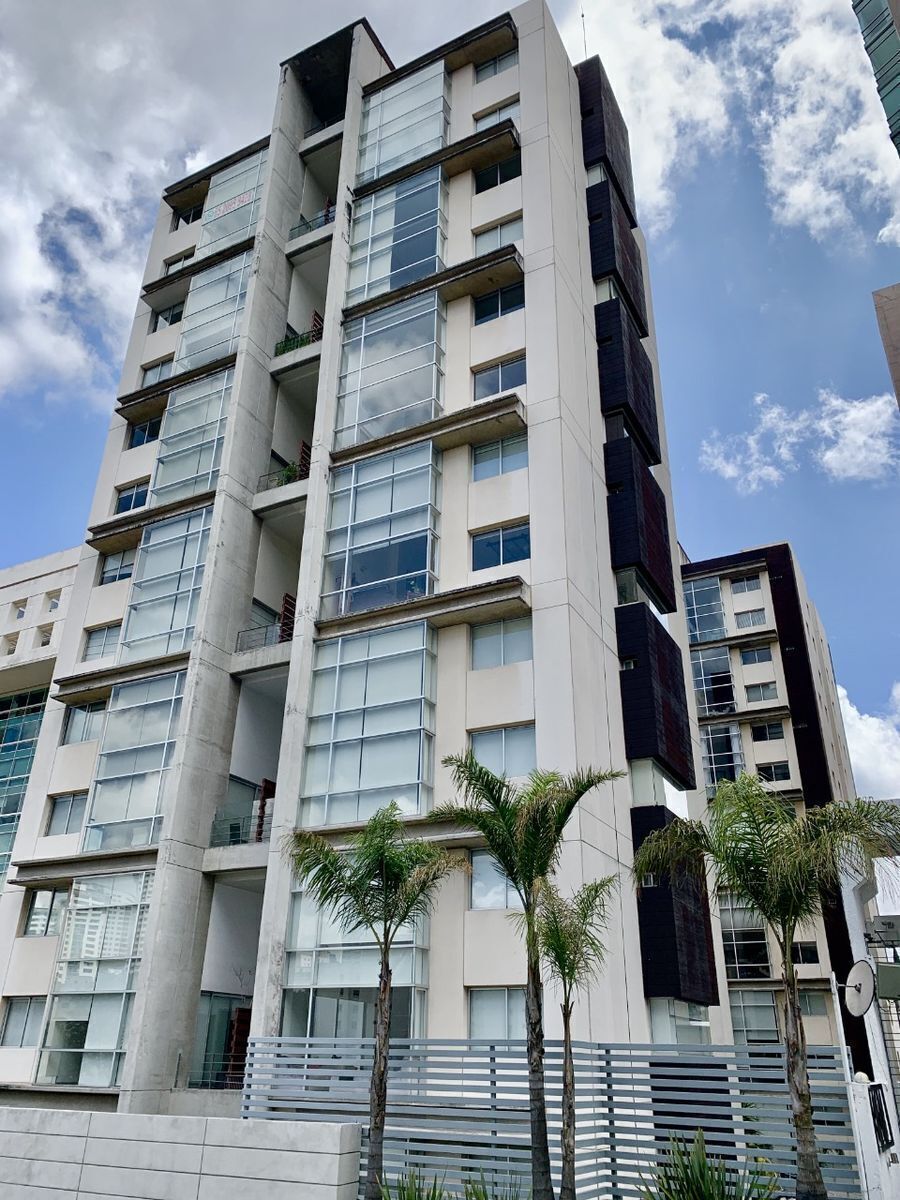 Departamento en venta en 2 niveles en Interlomas con amenidades