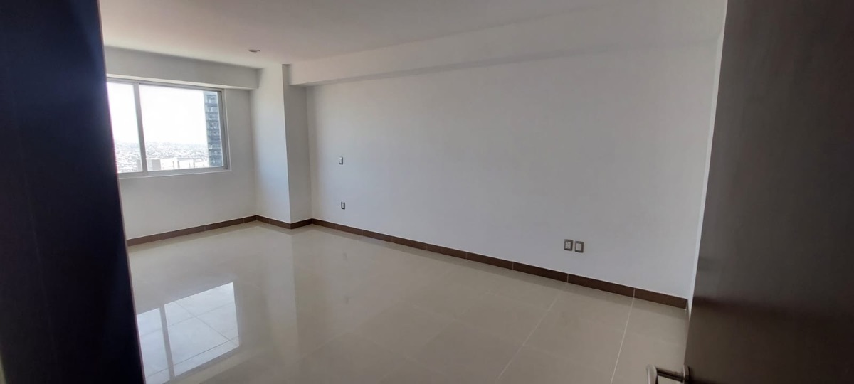 departamento-en-venta-en-green-22-de-260mts-3rec-3-12-baos-y-4-estacionamien11-26963