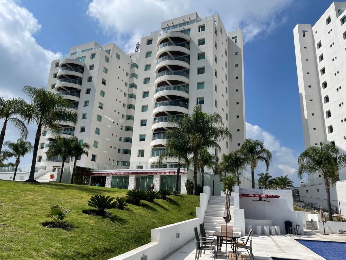 Departamento en venta en Juriquilla con vista al lago