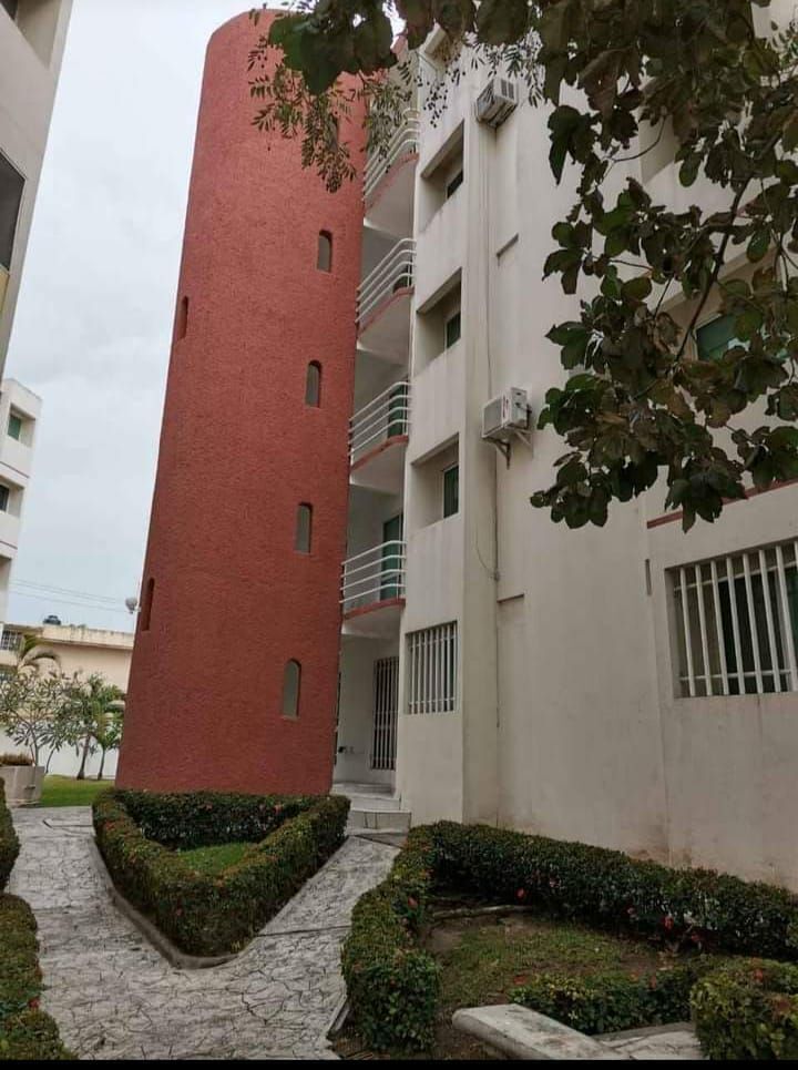 DEPARTAMENTO SEMIAMUEBLADO, DE 3 RECÁMARAS, ALBERCA, BOCA DEL RÍO